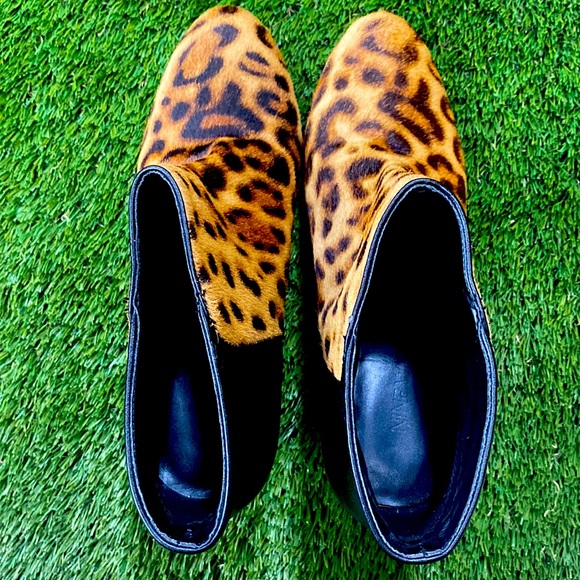 Nine West Leopard Calf hair booties - size 6.5 - Picture 4 of 8